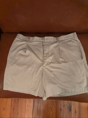 Nike Men's Beige Flat Front Casual Shorts
